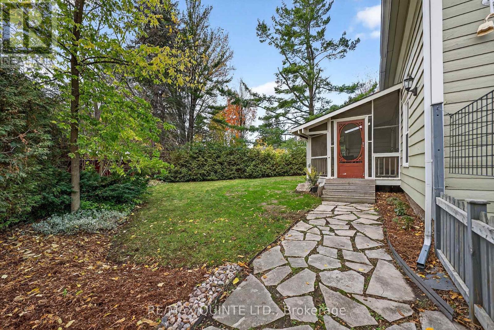 15 Talbot Street, Prince Edward County (Picton Ward), Ontario  K0K 2T0 - Photo 41 - X12853556