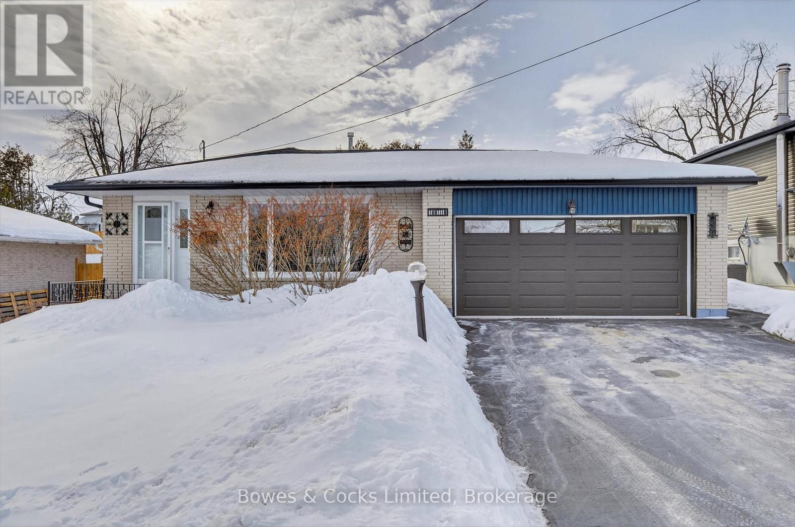 13 Mohawk Drive, Kawartha Lakes, Ontario  K9V 0J1 - Photo 1 - X12853566