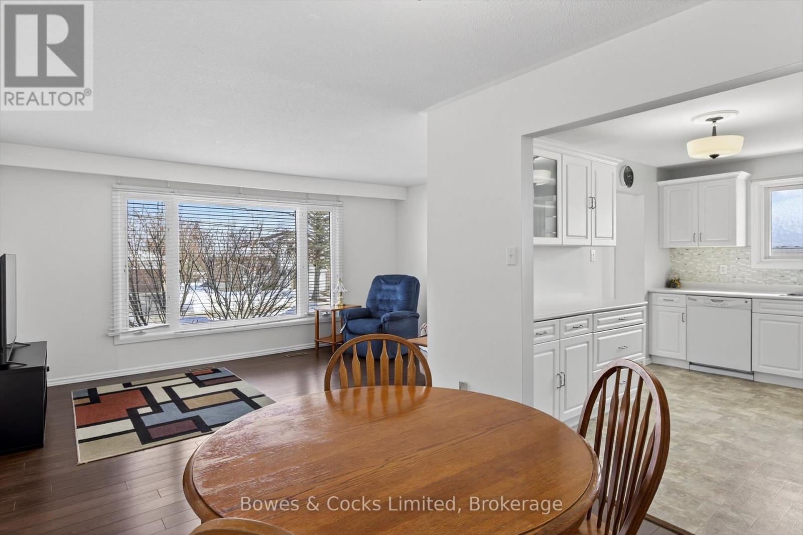 13 Mohawk Drive, Kawartha Lakes, Ontario  K9V 0J1 - Photo 12 - X12853566