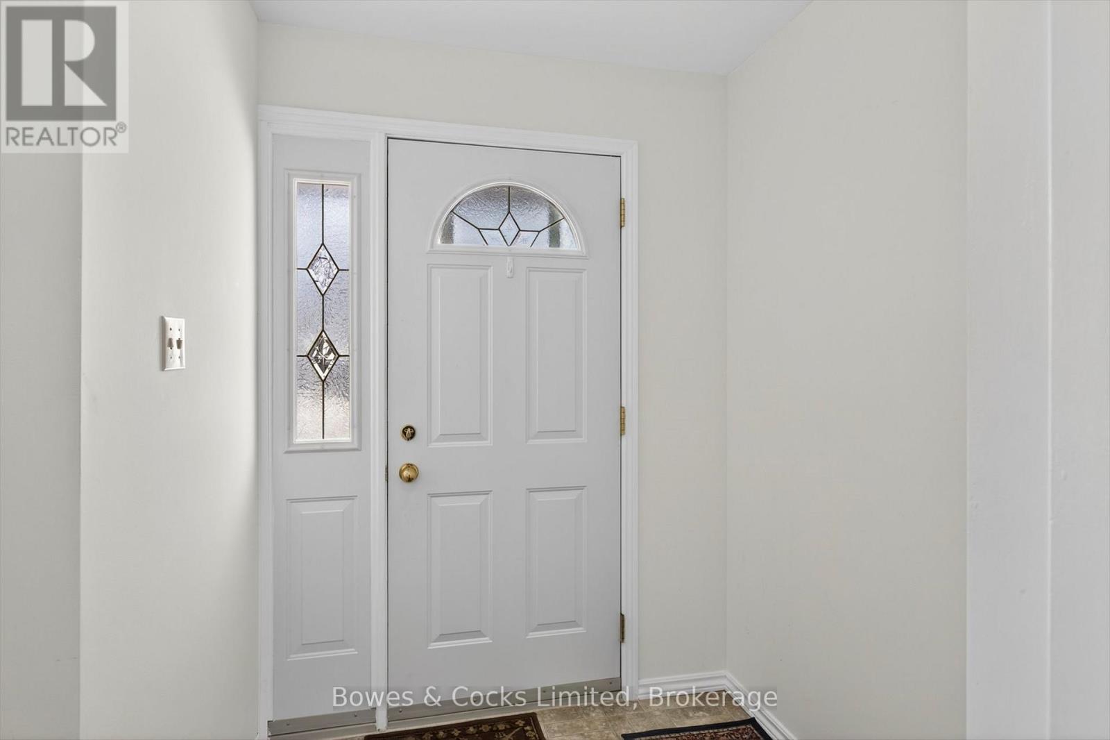 13 Mohawk Drive, Kawartha Lakes, Ontario  K9V 0J1 - Photo 6 - X12853566