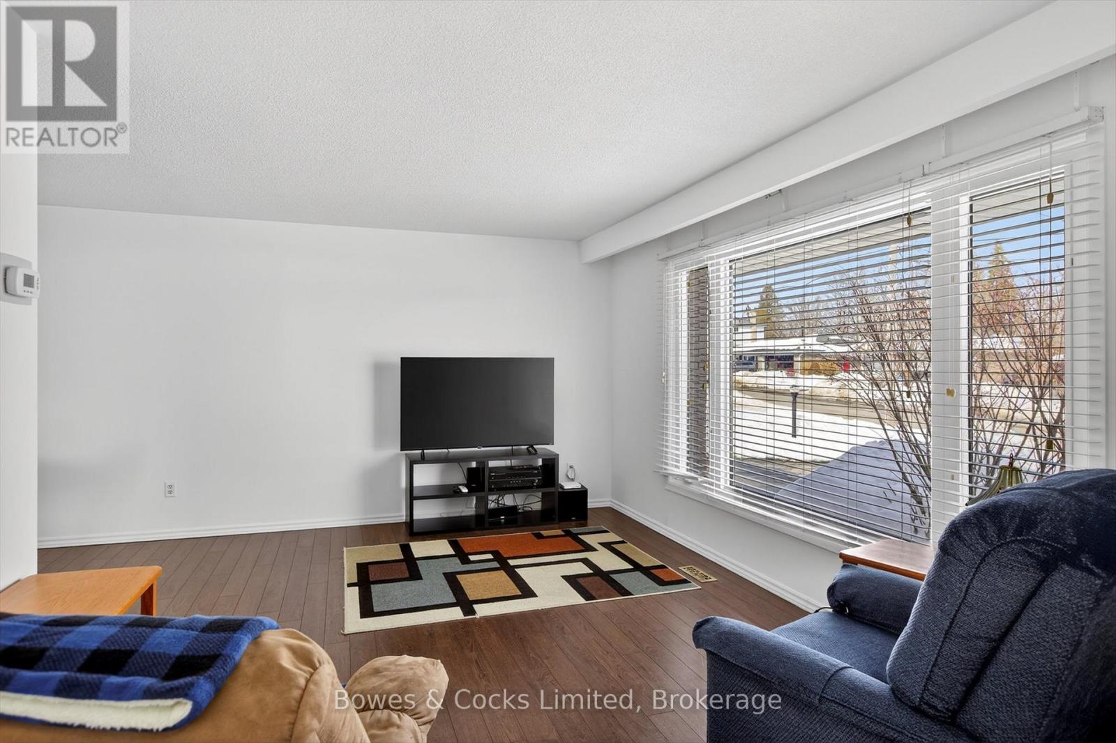 13 Mohawk Drive, Kawartha Lakes, Ontario  K9V 0J1 - Photo 7 - X12853566