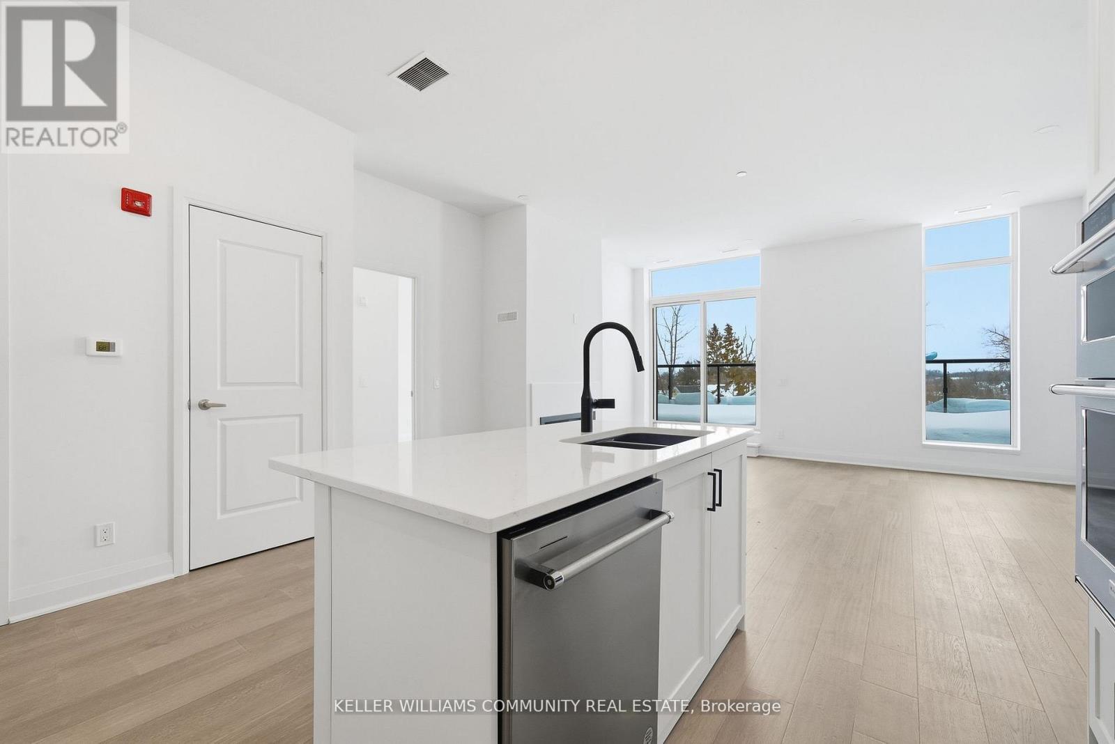 206 - 99 Louisa Street, Kawartha Lakes, Ontario  K0M 1N0 - Photo 17 - X12853596