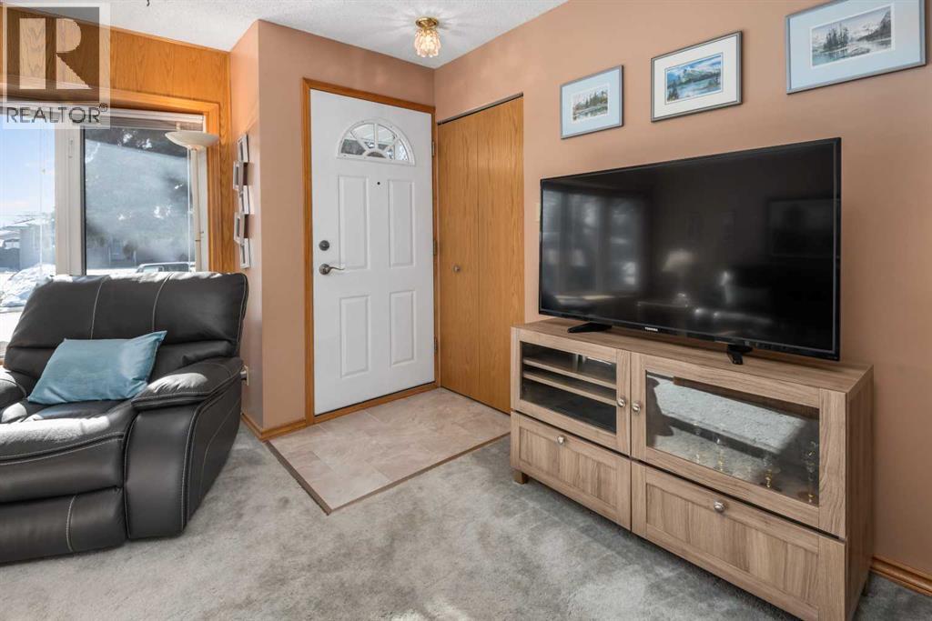 9616 Assiniboine Road Se, Calgary, Alberta  T2J 0Z6 - Photo 3 - A2290259