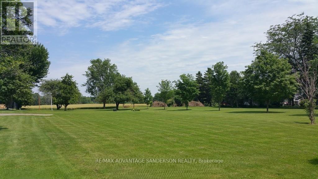 21744 Richmond Street, Middlesex Centre, Ontario  N5X 4B2 - Photo 11 - X12853306