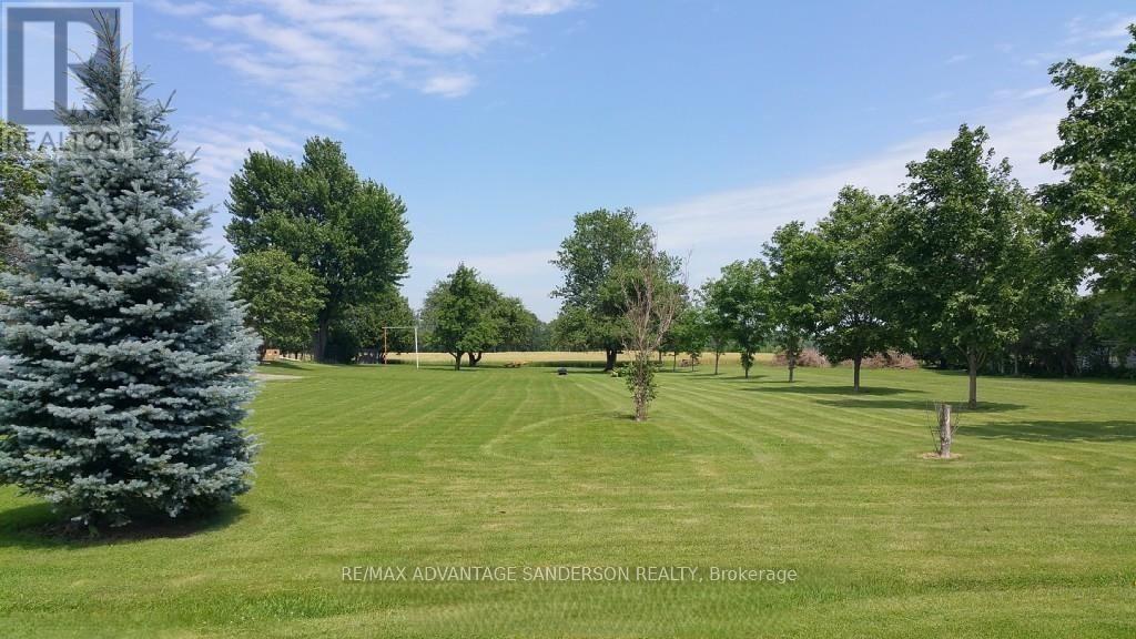 21744 Richmond Street, Middlesex Centre, Ontario  N5X 4B2 - Photo 3 - X12853306