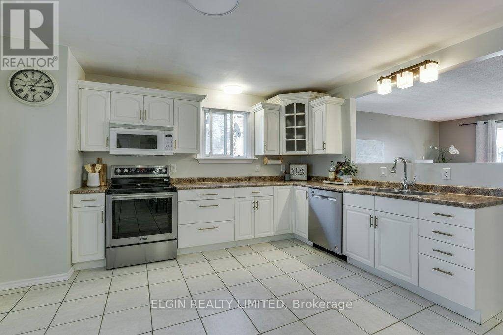 57 Leger Avenue, St. Thomas, Ontario  N5R 5N4 - Photo 14 - X12853316