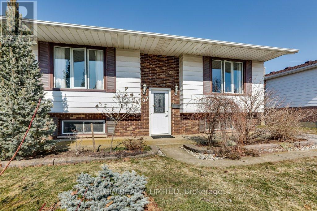 57 Leger Avenue, St. Thomas, Ontario  N5R 5N4 - Photo 3 - X12853316