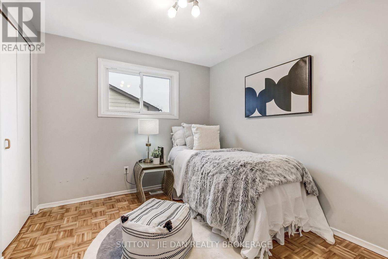 37 Inverary Road, London North, Ontario  N6G 3L5 - Photo 12 - X12853494