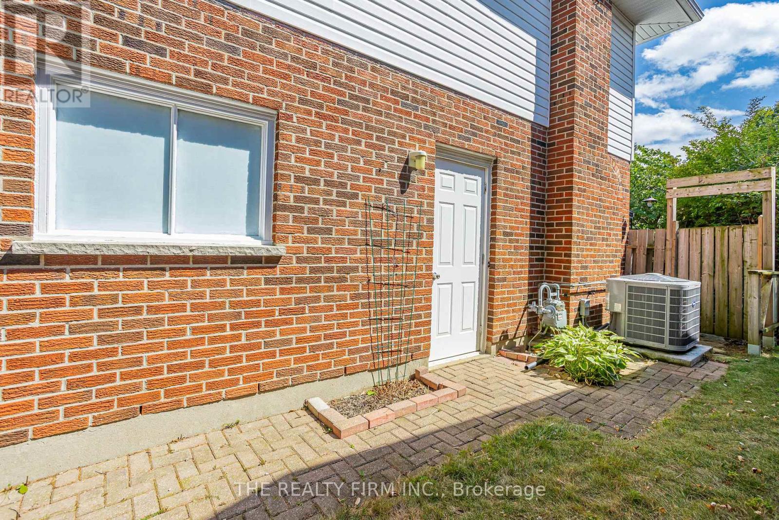 22 Milford Crescent, London North, Ontario  N5X 1A8 - Photo 38 - X12853540