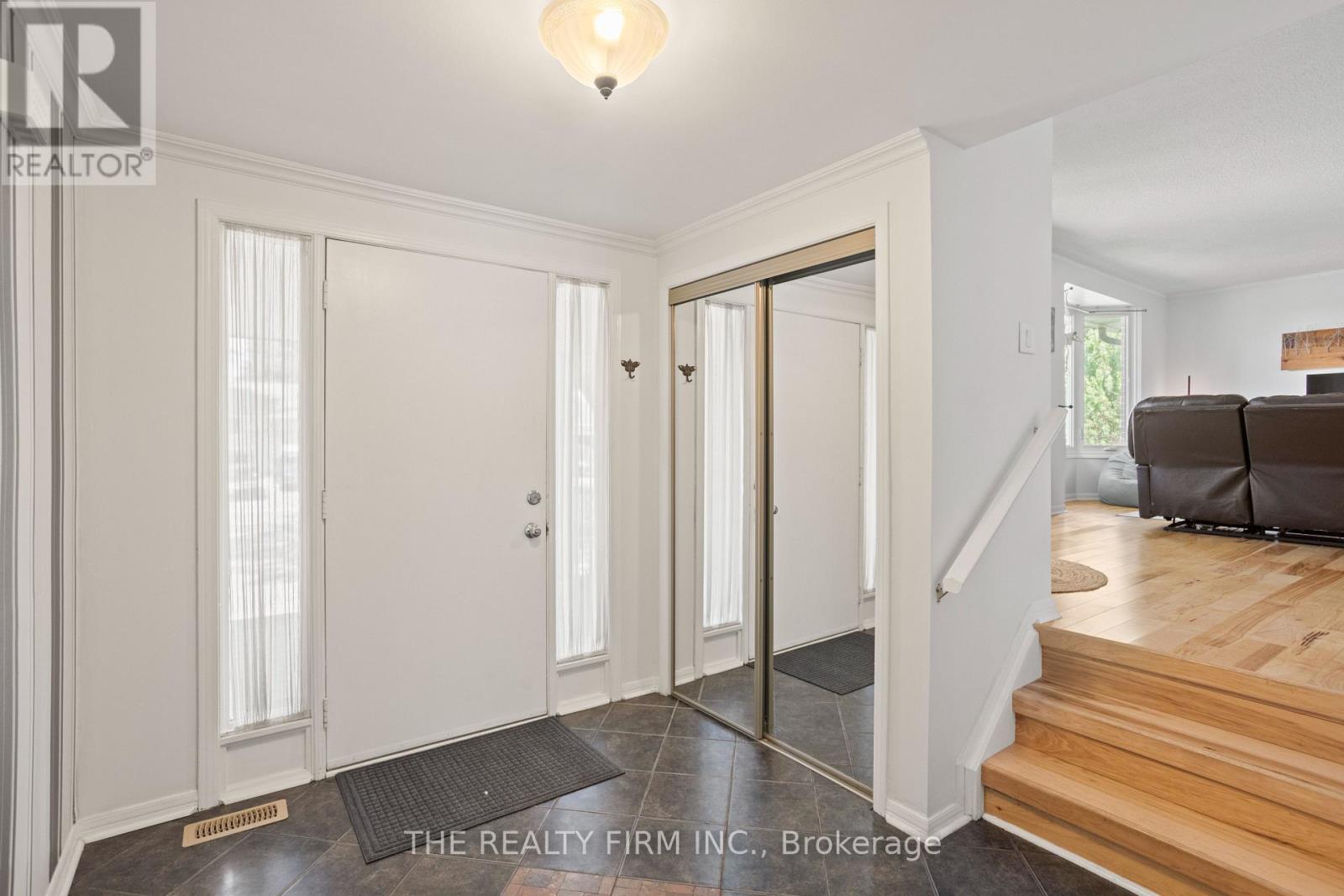 22 Milford Crescent, London North, Ontario  N5X 1A8 - Photo 6 - X12853540