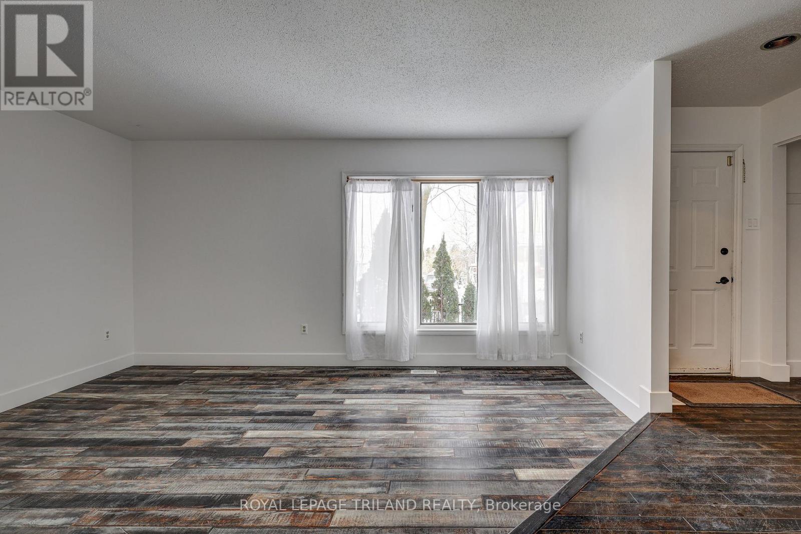 2 Elysian Street, St. Thomas, Ontario  N5P 4E7 - Photo 6 - X12853578