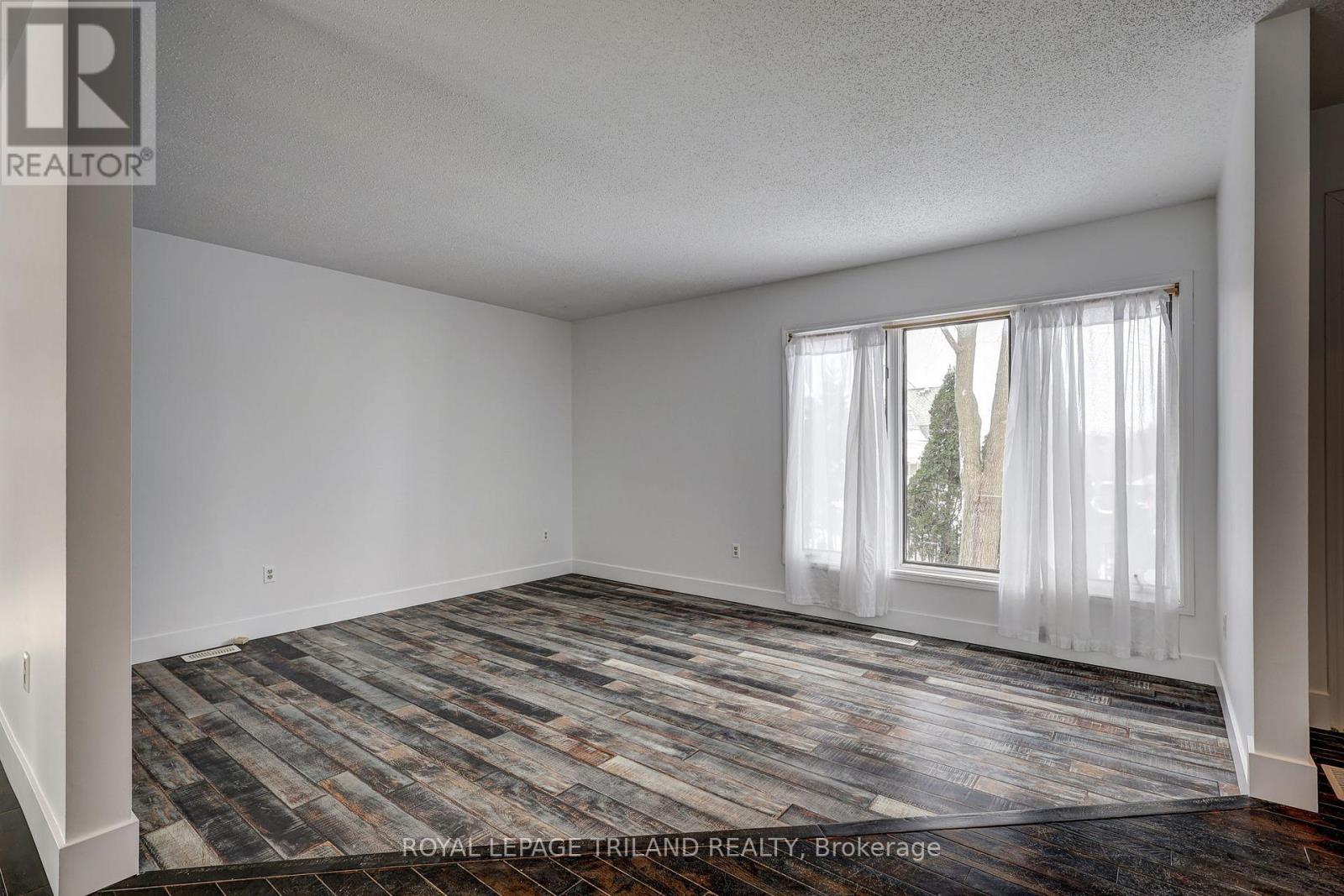 2 Elysian Street, St. Thomas, Ontario  N5P 4E7 - Photo 7 - X12853578