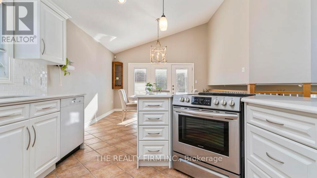 140 Landon Lane, Central Elgin (Belmont), Ontario  N0L 1B0 - Photo 11 - X12853614