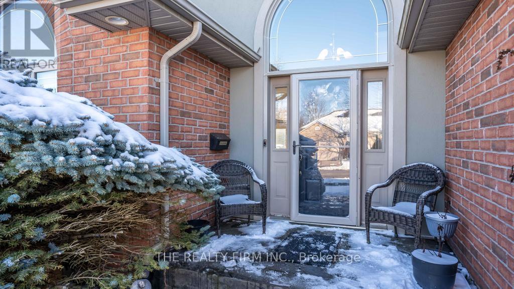 140 Landon Lane, Central Elgin (Belmont), Ontario  N0L 1B0 - Photo 3 - X12853614