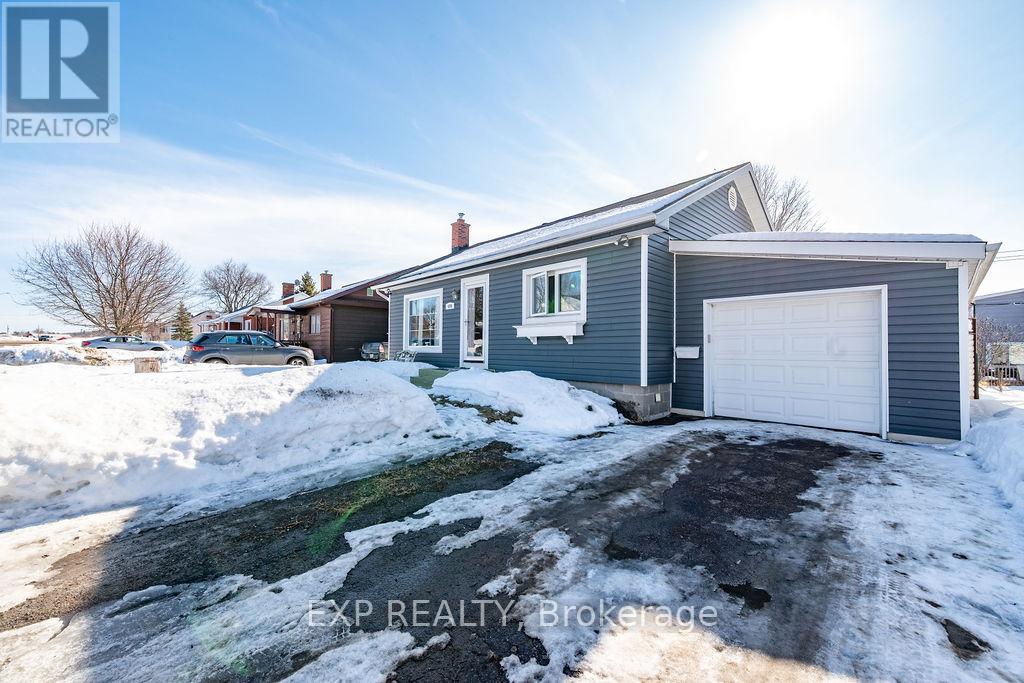 478 New Street, Renfrew, Ontario  K7V 1G8 - Photo 2 - X12853514