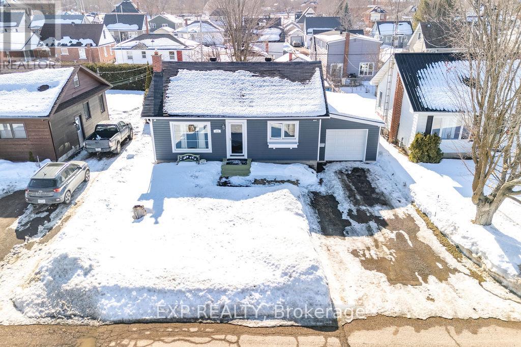 478 New Street, Renfrew, Ontario  K7V 1G8 - Photo 4 - X12853514