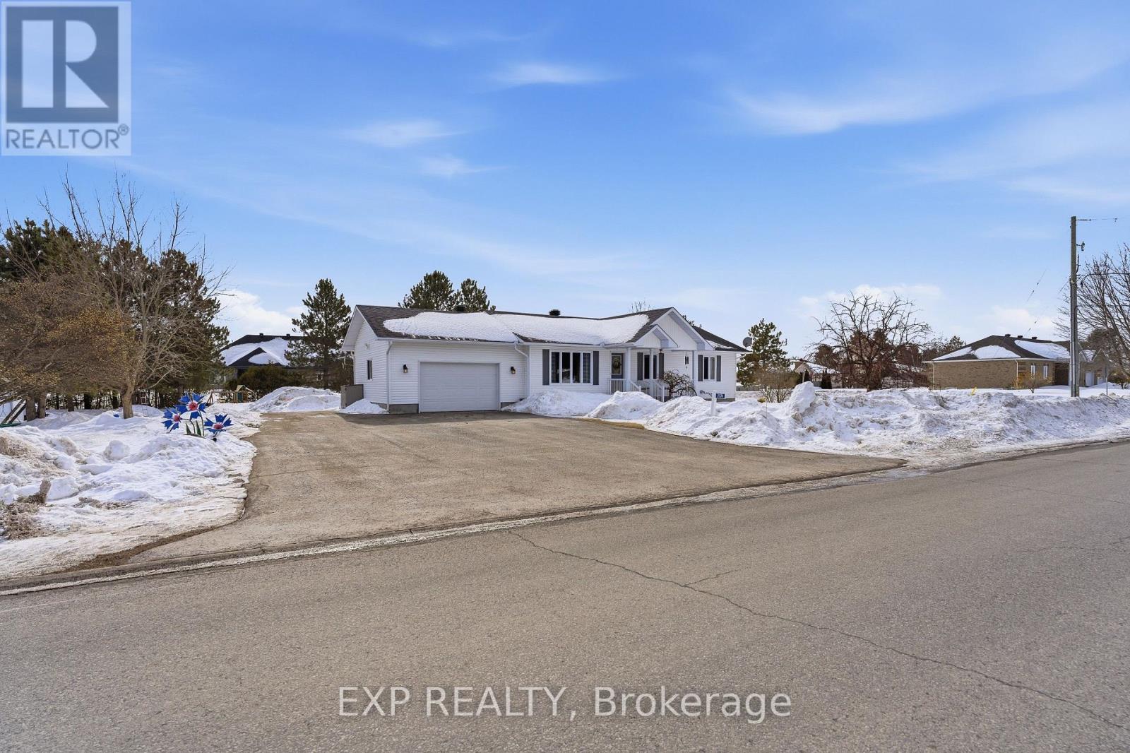 2174 Lemery Street, Clarence-Rockland, Ontario  K0A 1E0 - Photo 2 - X12853532