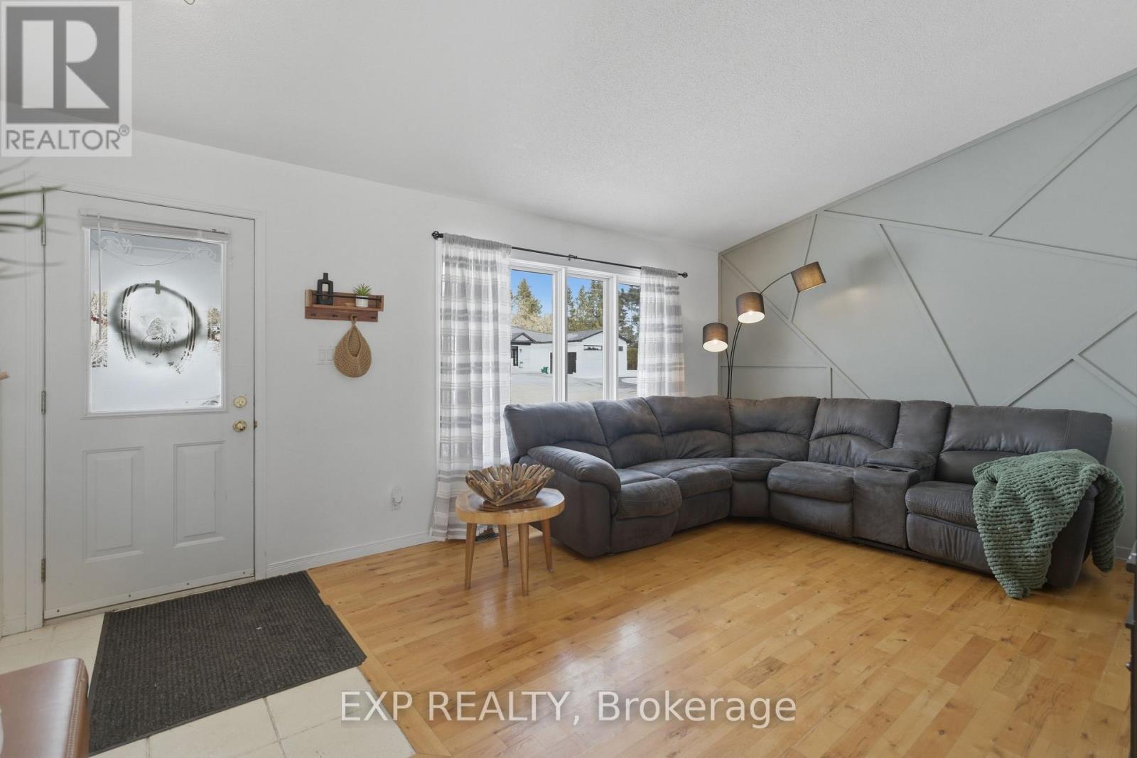 2174 Lemery Street, Clarence-Rockland, Ontario  K0A 1E0 - Photo 7 - X12853532