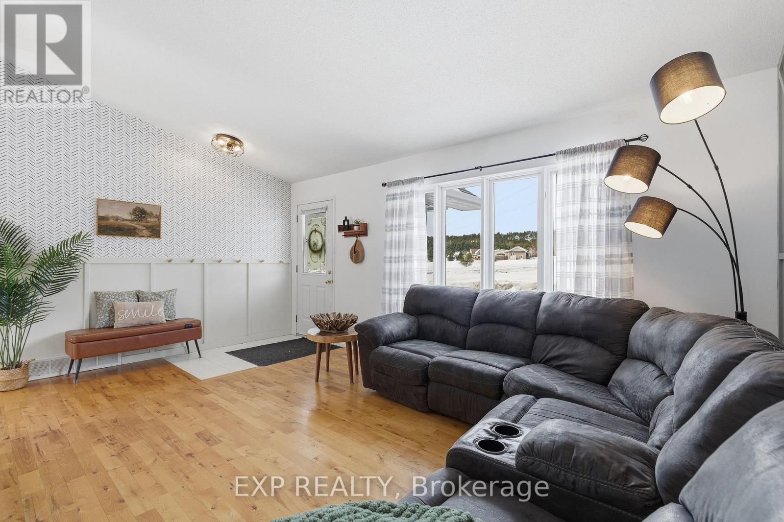 2174 Lemery Street, Clarence-Rockland, Ontario  K0A 1E0 - Photo 9 - X12853532