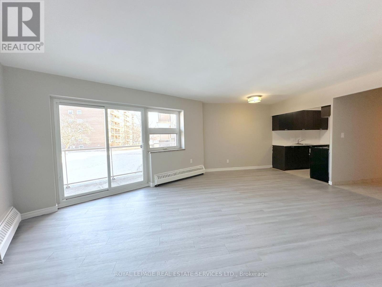 201 - 32 CARLUKE CRESCENT, Toronto, Ontario