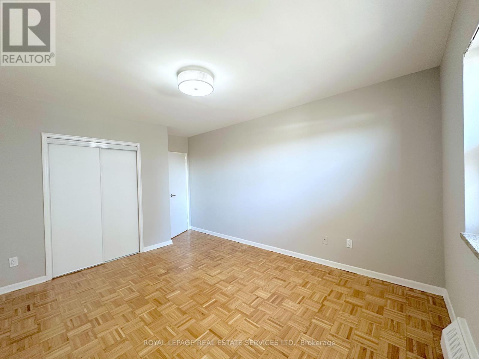 412 - 32 Carluke Crescent, Toronto, Ontario  M2L 2J3 - Photo 4 - C12853036