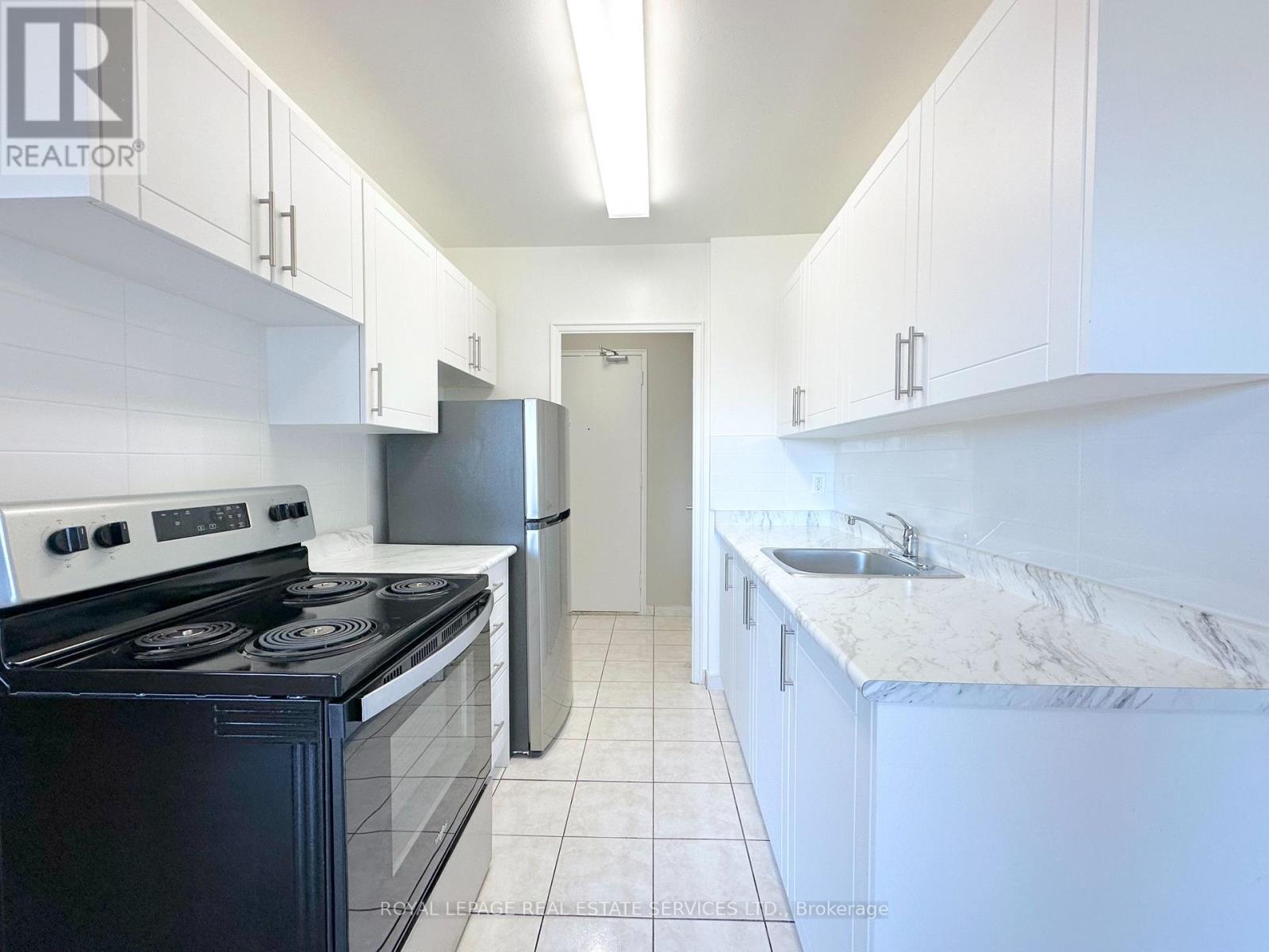 412 - 32 Carluke Crescent, Toronto, Ontario  M2L 2J3 - Photo 3 - C12853036