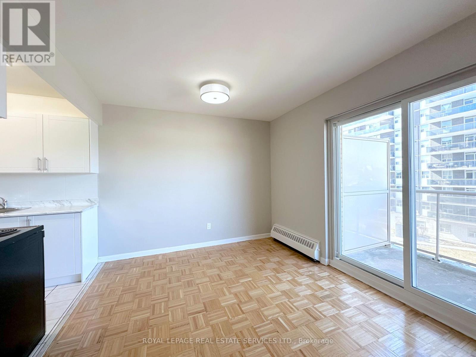 412 - 32 Carluke Crescent, Toronto, Ontario  M2L 2J3 - Photo 2 - C12853036