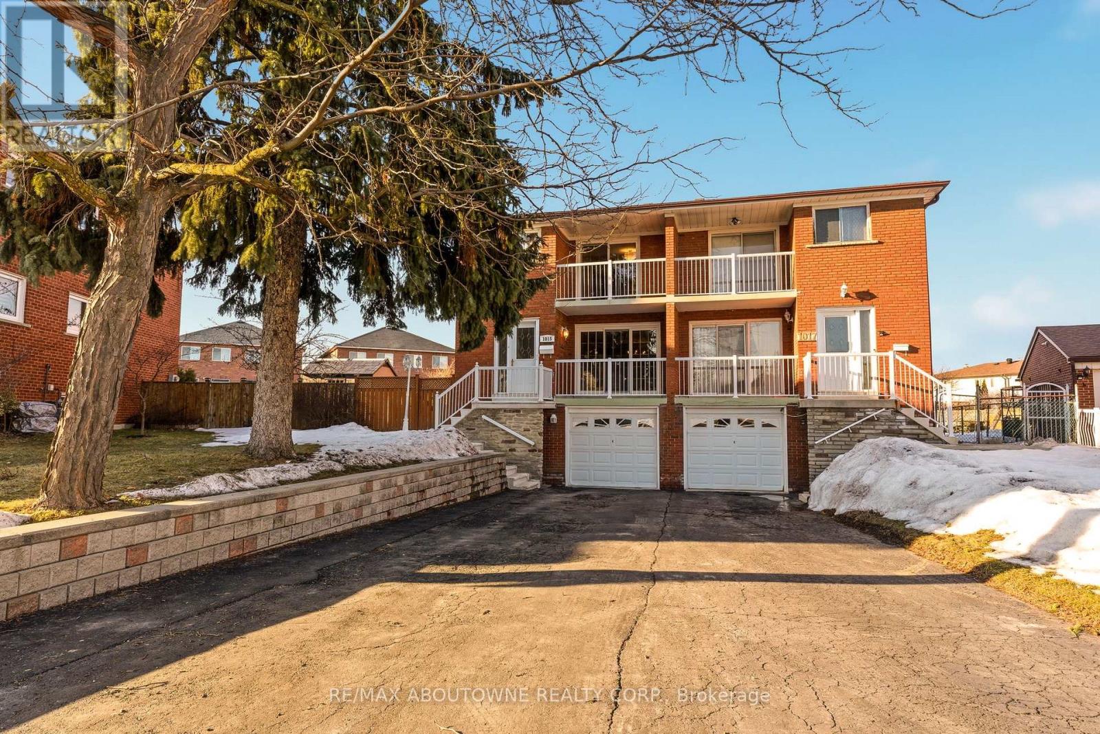 1015 Syeston Court, Mississauga, Ontario  L4Y 2W2 - Photo 45 - W12850128