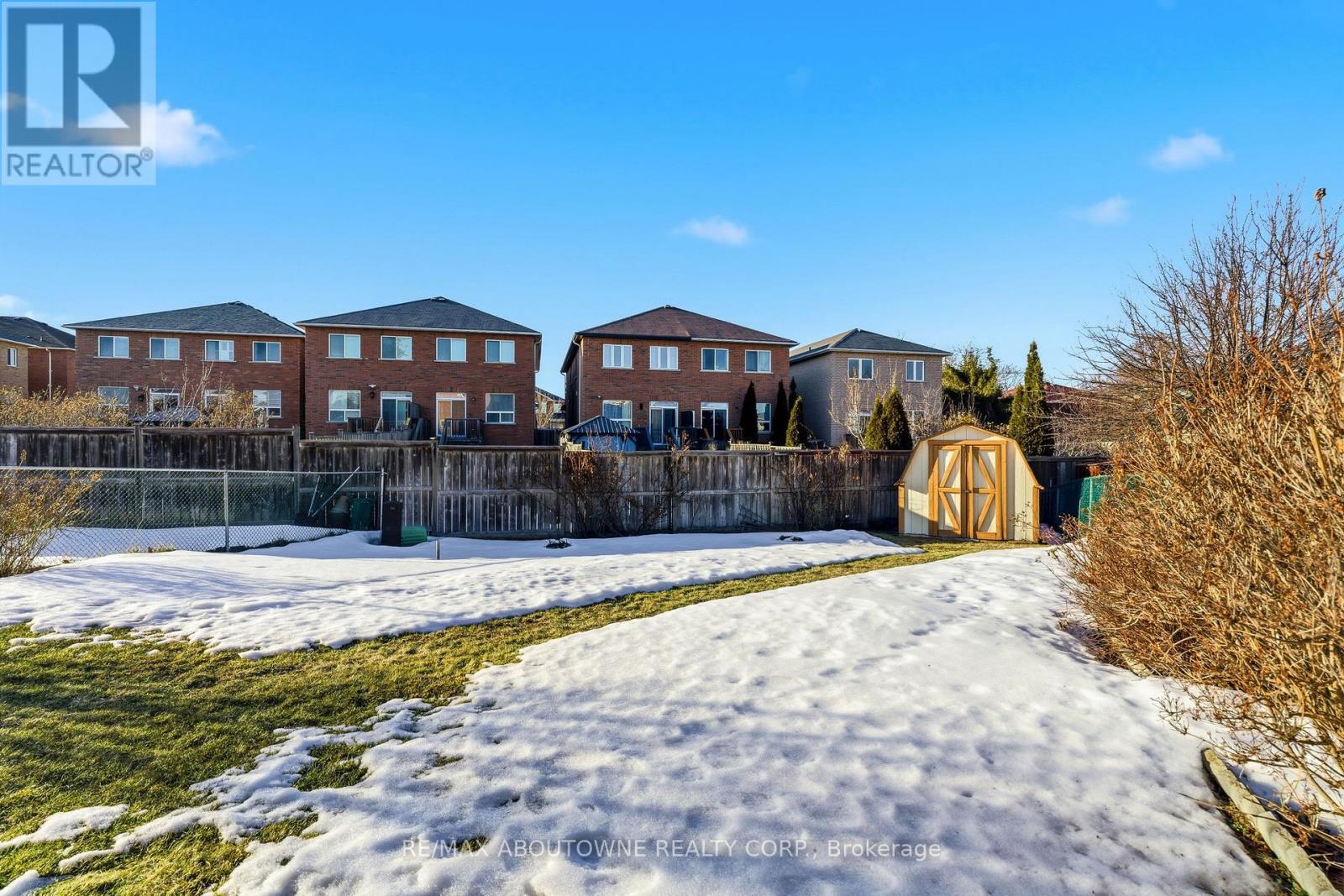 1015 Syeston Court, Mississauga, Ontario  L4Y 2W2 - Photo 43 - W12850128