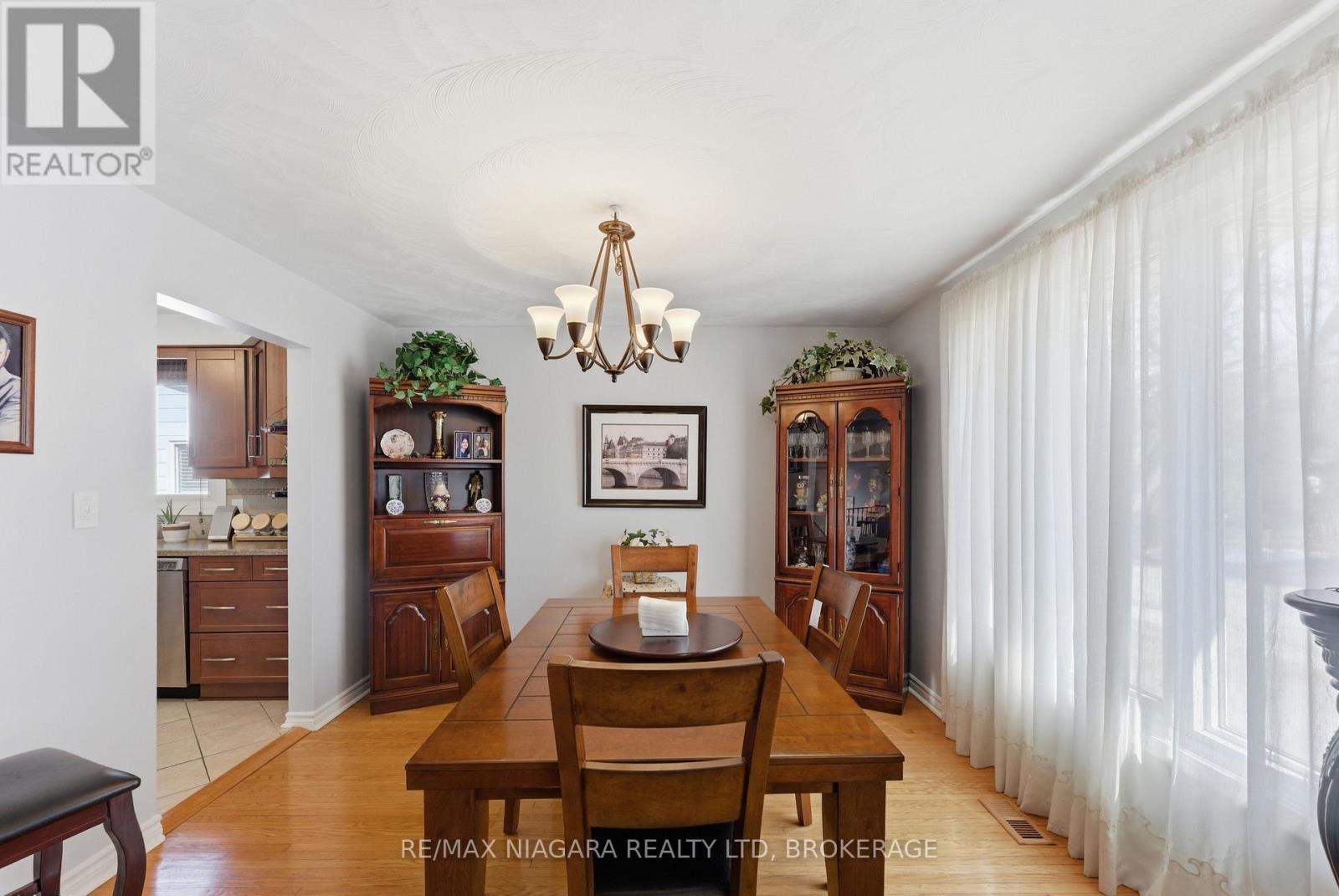 293 Saint Andrews Drive, Hamilton, Ontario  L8K 5K2 - Photo 10 - X12853312