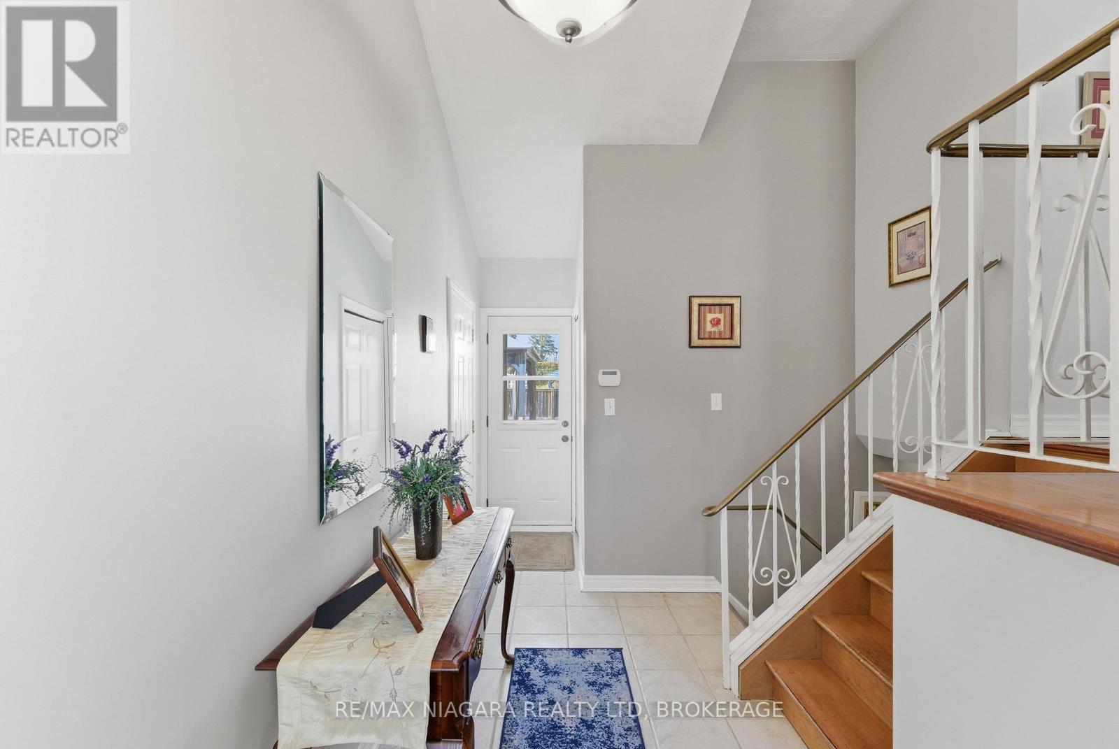 293 Saint Andrews Drive, Hamilton, Ontario  L8K 5K2 - Photo 5 - X12853312