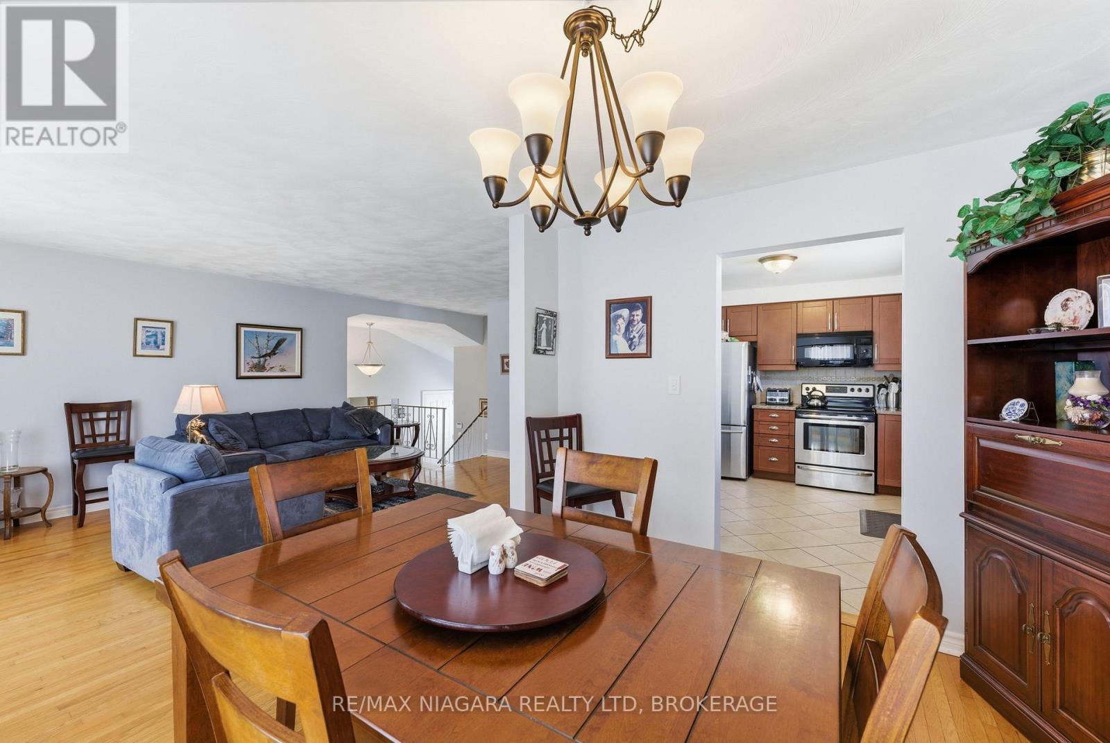 293 Saint Andrews Drive, Hamilton, Ontario  L8K 5K2 - Photo 8 - X12853312