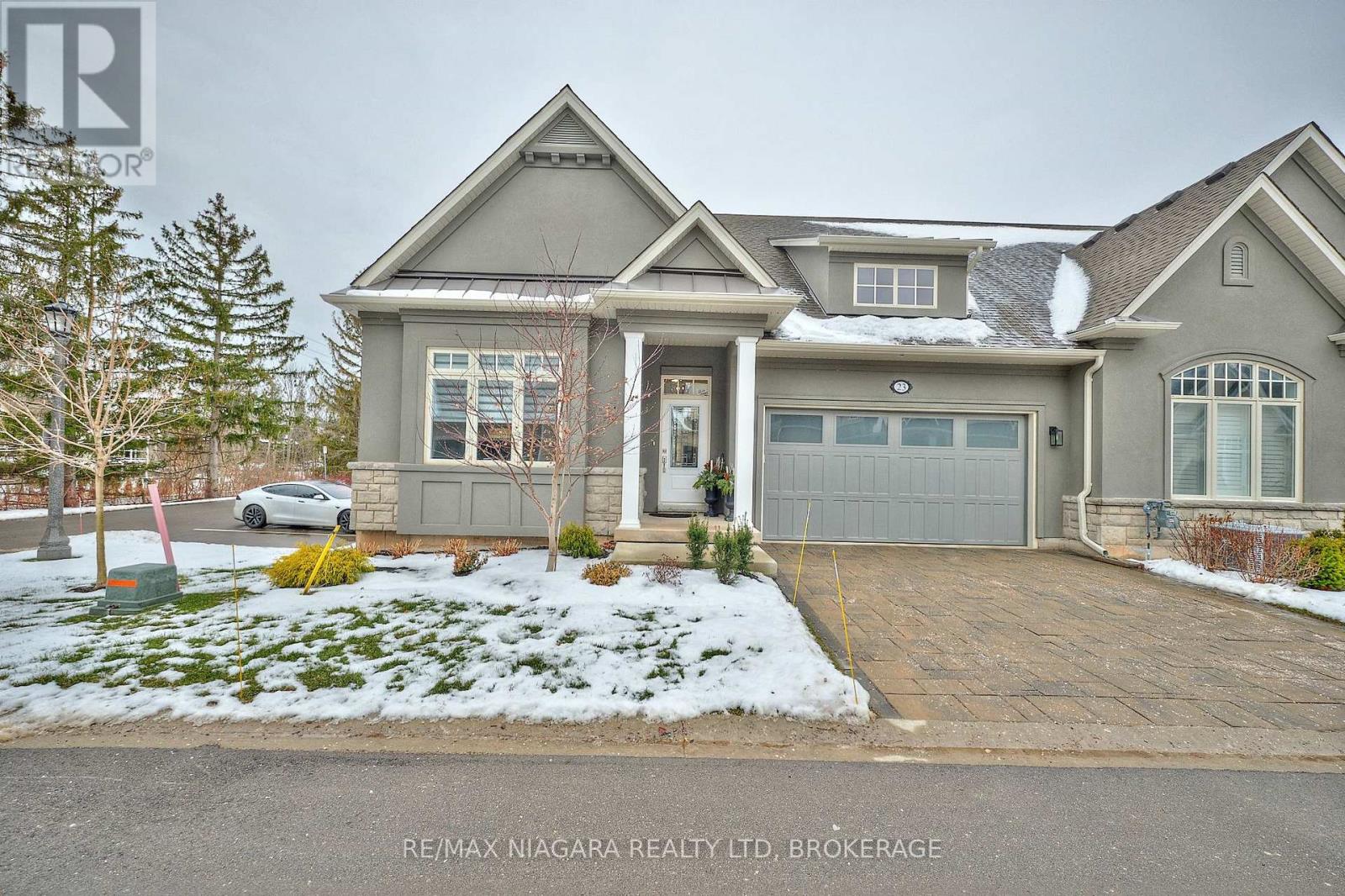 23 Sassafras Row, Fort Erie, Ontario  L0S 1N0 - Photo 2 - X12853412