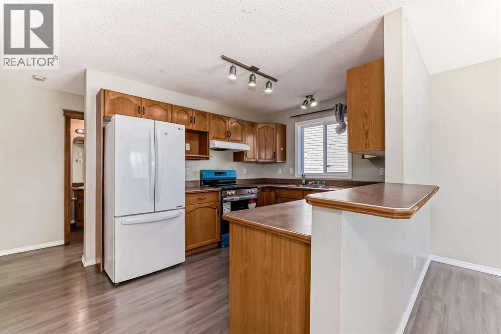42 Somerside Place Sw, Calgary, Alberta  T2Y 3V3 - Photo 6 - A2274942