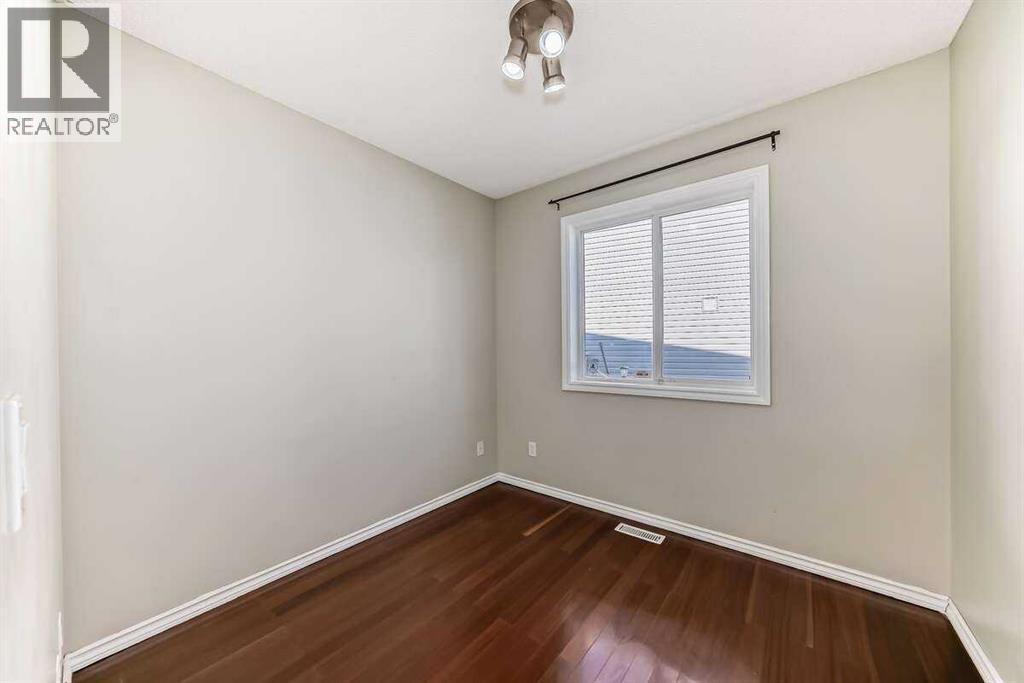 42 Somerside Place Sw, Calgary, Alberta  T2Y 3V3 - Photo 13 - A2274942