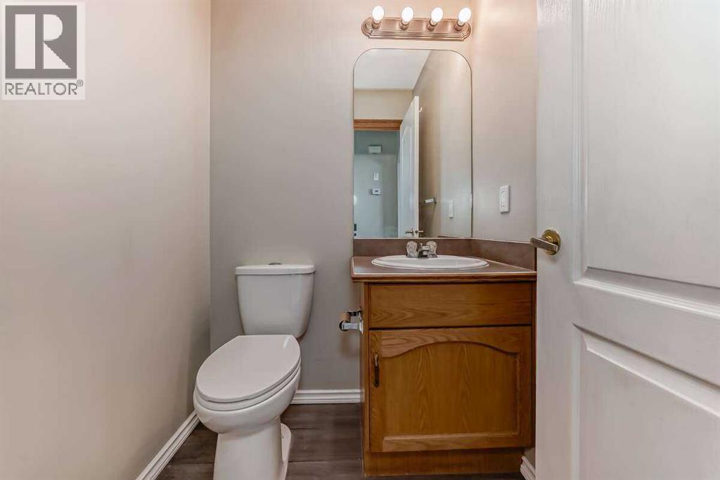 42 Somerside Place Sw, Calgary, Alberta  T2Y 3V3 - Photo 14 - A2274942