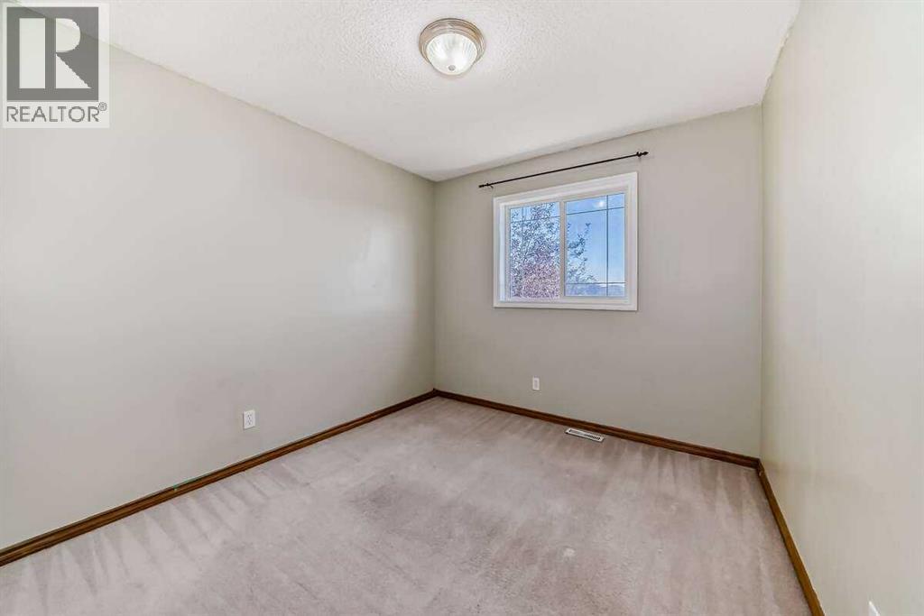 42 Somerside Place Sw, Calgary, Alberta  T2Y 3V3 - Photo 21 - A2274942