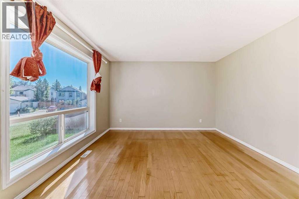 42 Somerside Place Sw, Calgary, Alberta  T2Y 3V3 - Photo 7 - A2274942