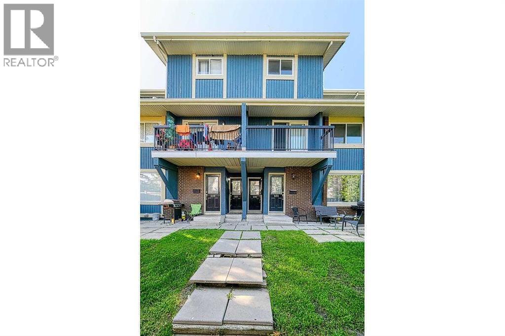 206, 2200 Woodview Drive Sw, Calgary, Alberta  T2W 3N6 - Photo 2 - A2278836