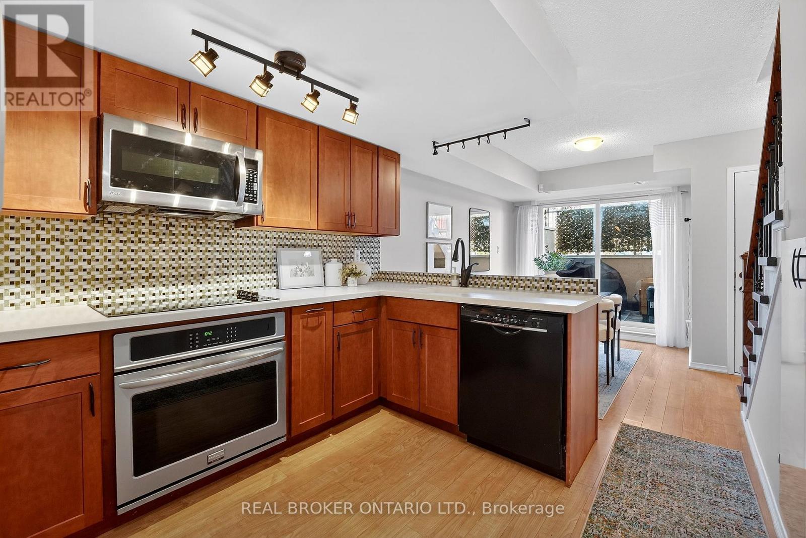 149 - 10 Merchant Lane, Toronto (Dufferin Grove), Ontario  M6P 4J6 - Photo 8 - C12853620