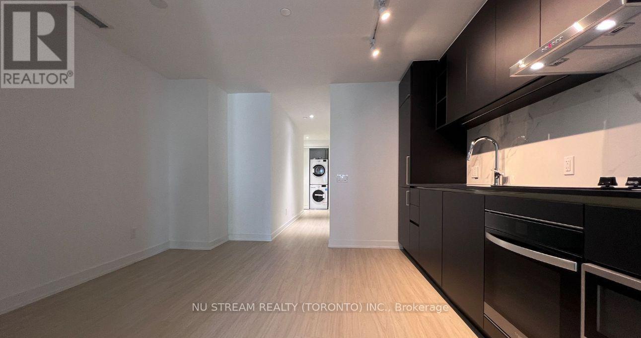 1005 - 8 Wellesley Street W, Toronto, Ontario  M4Y 0J5 - Photo 3 - C12853644