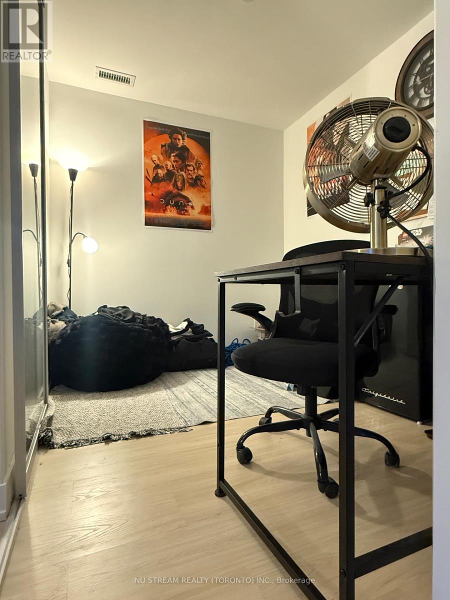 1005 - 8 Wellesley Street W, Toronto, Ontario  M4Y 0J5 - Photo 8 - C12853644