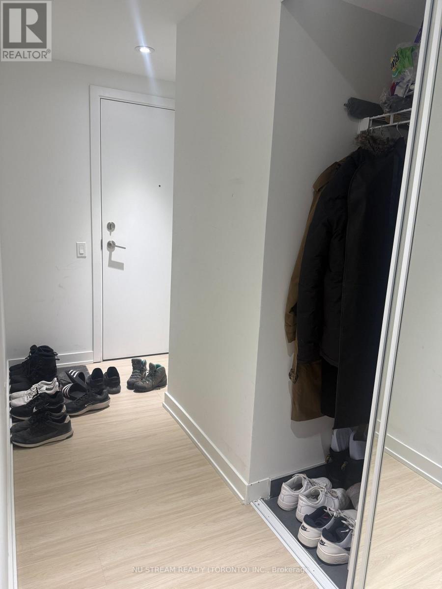 1005 - 8 Wellesley Street W, Toronto, Ontario  M4Y 0J5 - Photo 9 - C12853644