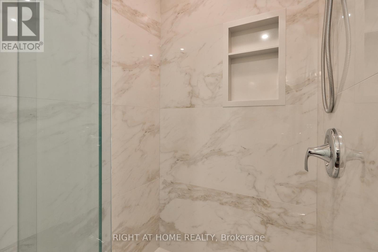 Main - 119 Chaplin Crescent, Toronto, Ontario  M5P 1A6 - Photo 18 - C12853662