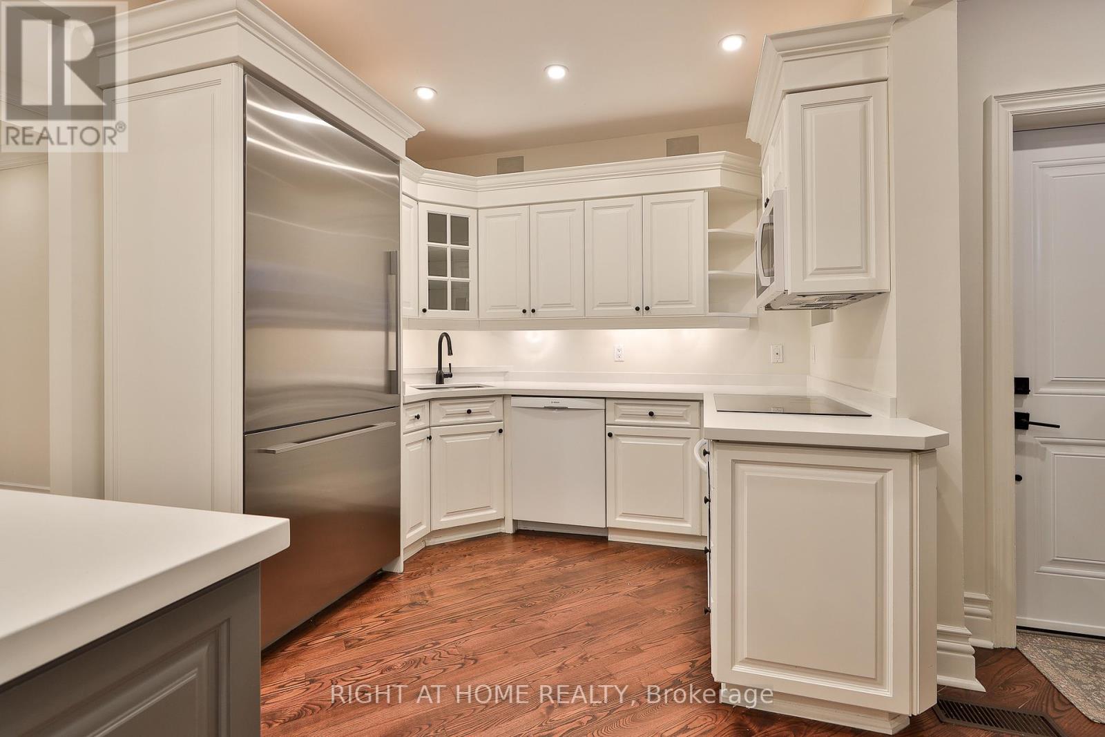 Main - 119 Chaplin Crescent, Toronto, Ontario  M5P 1A6 - Photo 6 - C12853662