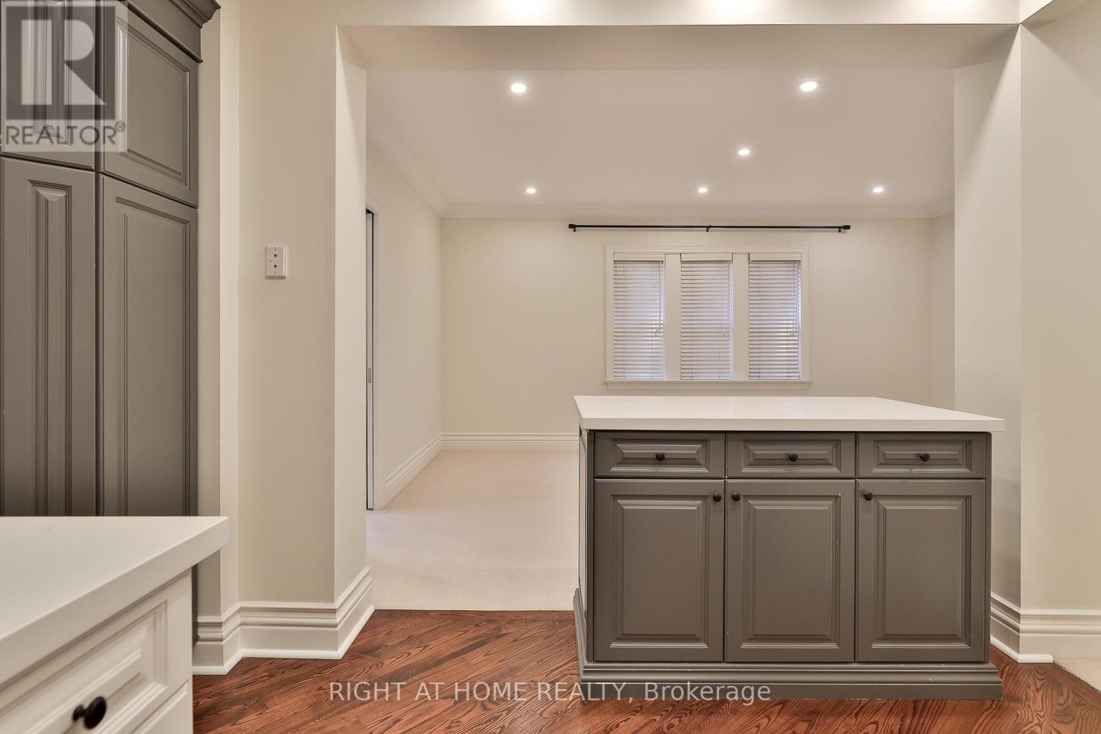 Main - 119 Chaplin Crescent, Toronto, Ontario  M5P 1A6 - Photo 8 - C12853662