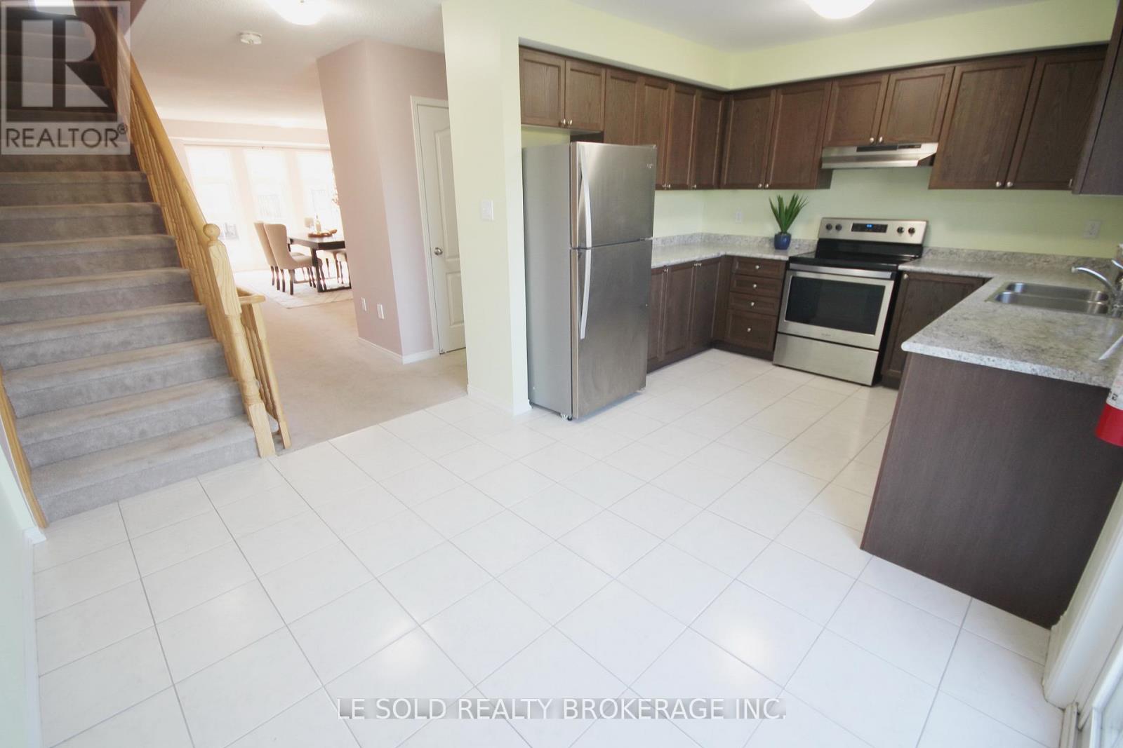 2639 Deputy Minister Path, Oshawa, Ontario  L1L 0M7 - Photo 13 - E12853558