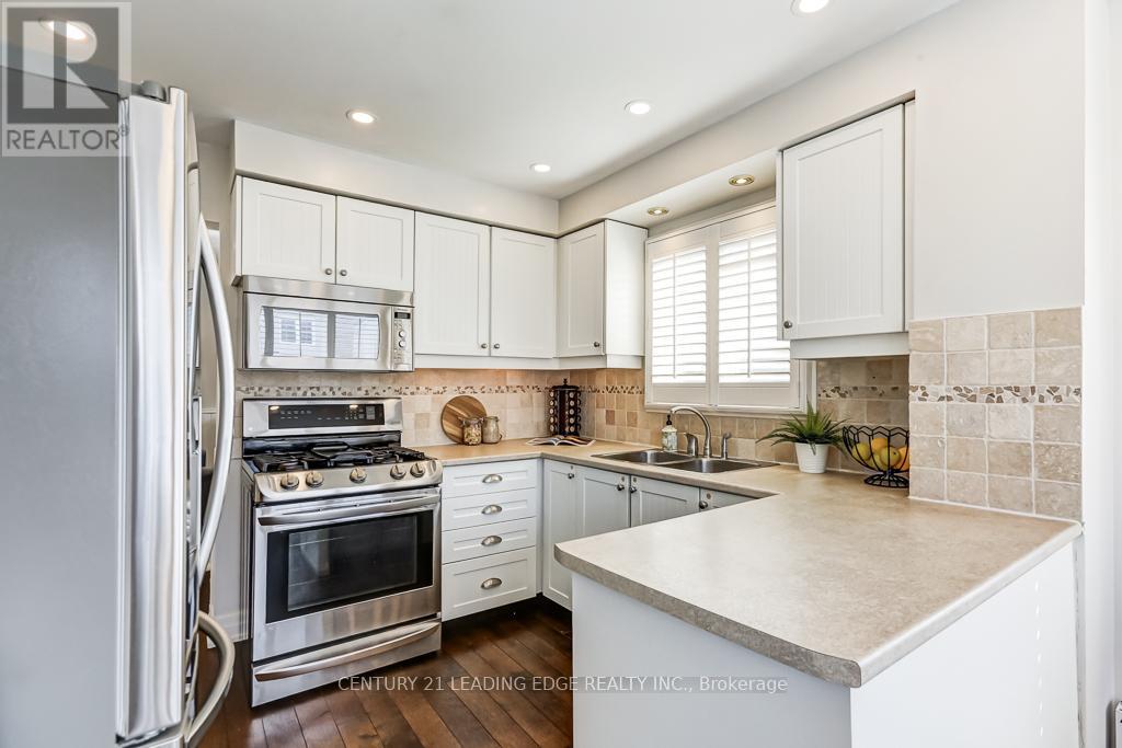 10 Empson Court, Ajax (South West), Ontario  L1S 3Y3 - Photo 11 - E12853604