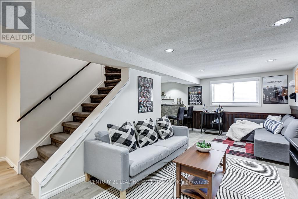 10 Empson Court, Ajax (South West), Ontario  L1S 3Y3 - Photo 31 - E12853604