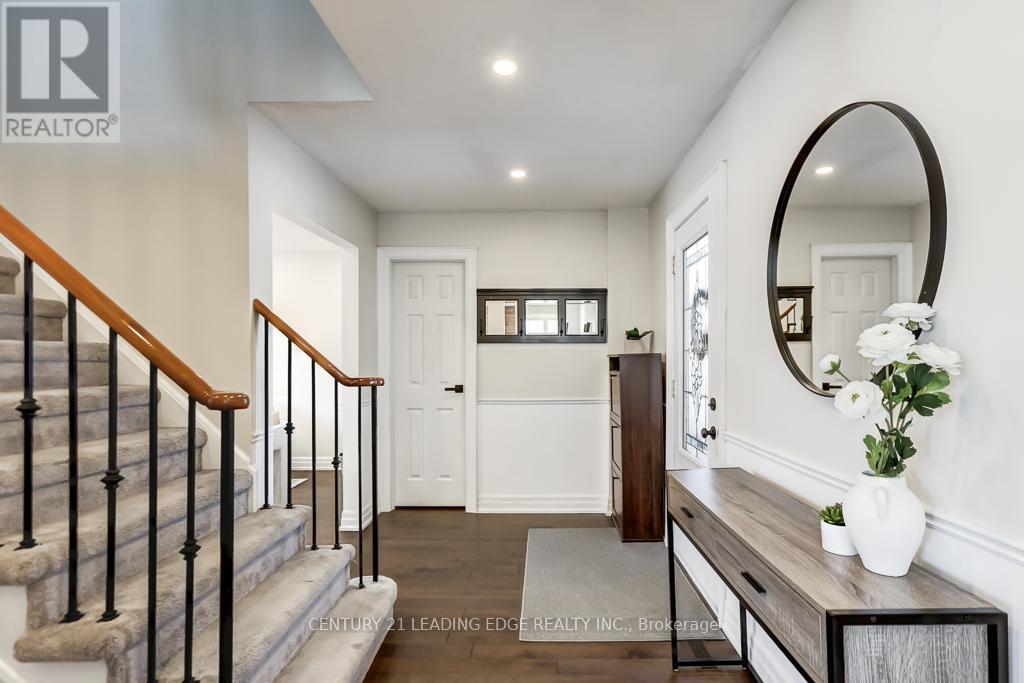 10 Empson Court, Ajax (South West), Ontario  L1S 3Y3 - Photo 4 - E12853604